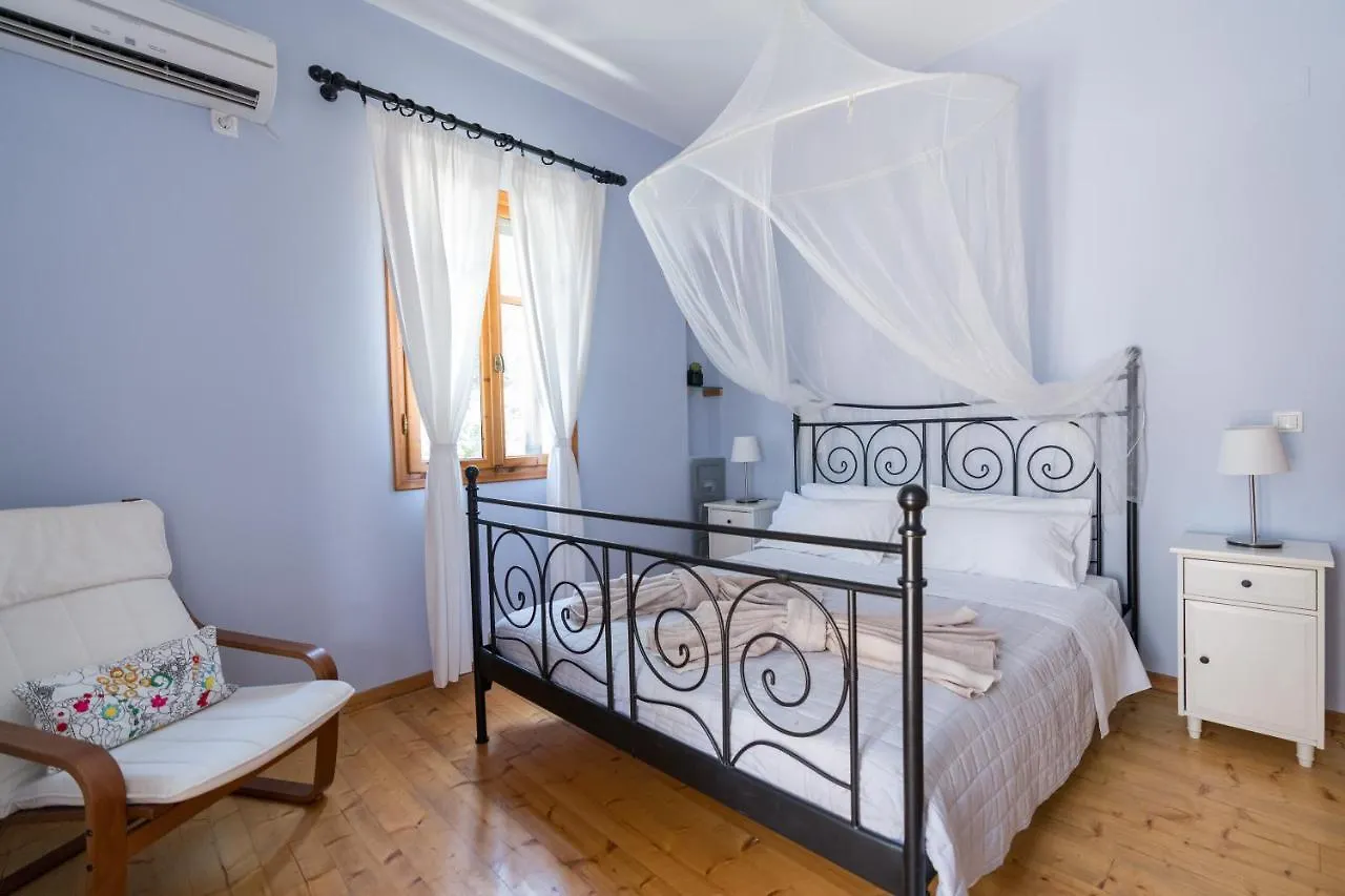 Bougainvillea Tree House Chavriata Holiday home