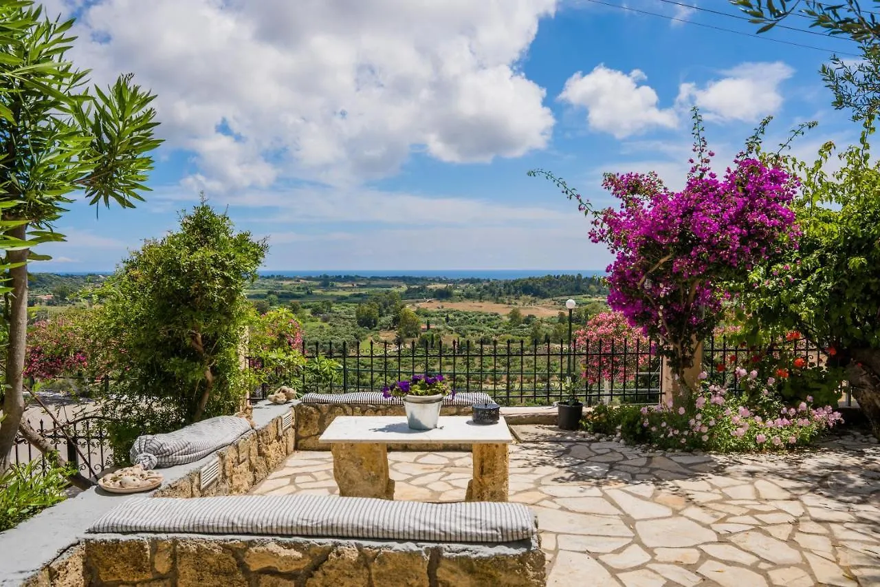 Bougainvillea Tree House Chavriata Holiday home